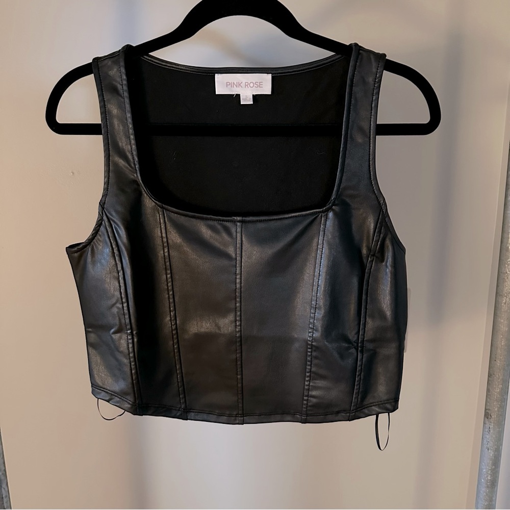 🪩 3 for $20 🪩 Faux Leather Crop Tank